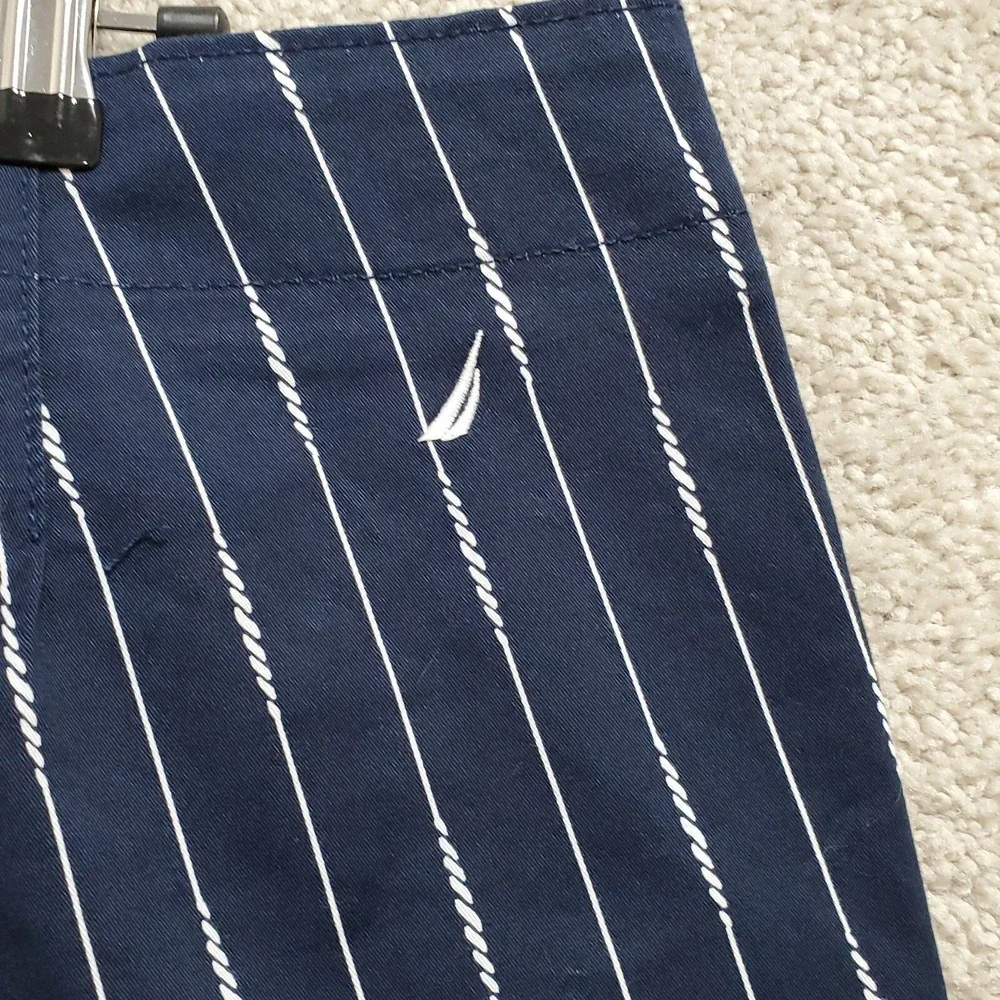 Nautica Shorts Women's 14 Navy Blue Mid Rise Twill Striped Lined Chino‎ Nautical